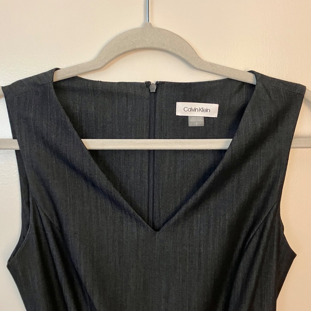 CALVIN KLEIN Black Chambray Sleeveless Surplice Neckline Wide Leg Jumpsuit Sz 2 - Picture 2 of 7